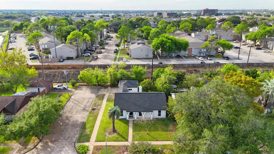 8114 Pella Drive, Houston, TX 77036 - Image #3