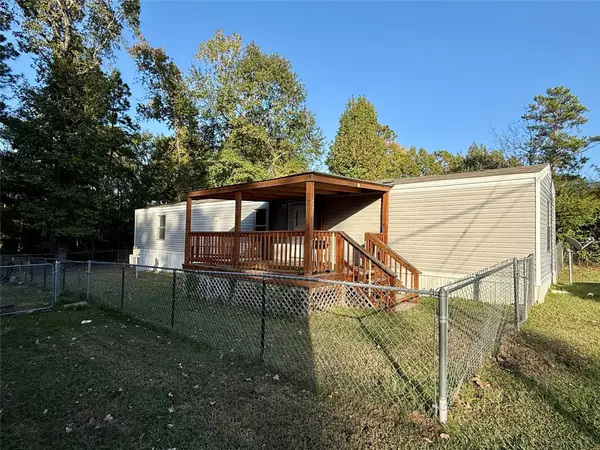 649 Ponderosa Drive, Onalaska, TX 77360