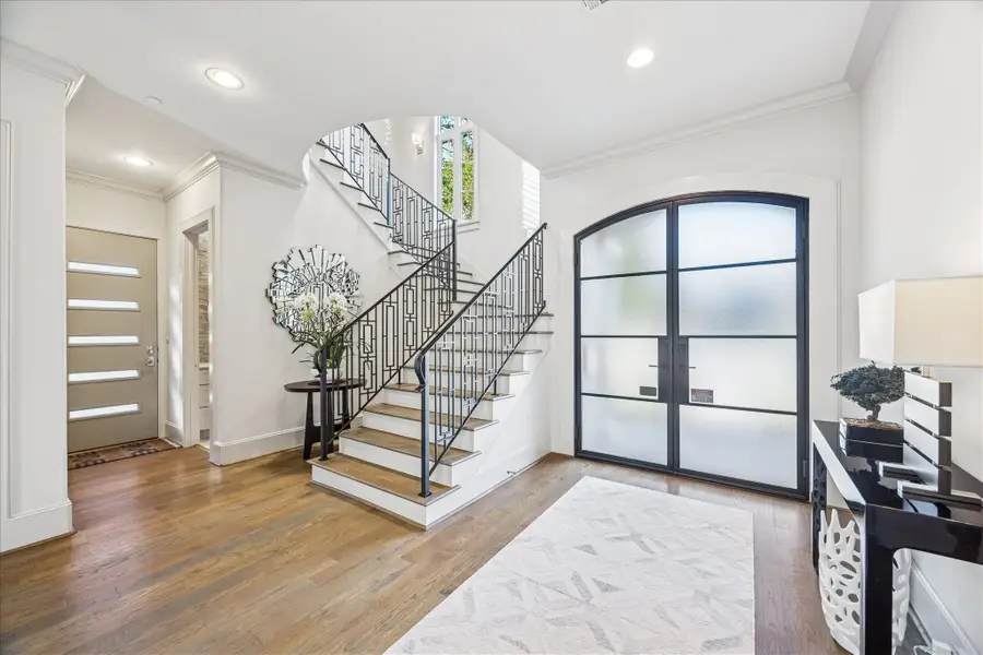 8901 Bace Drive, Spring Valley Village, TX 77055 - Image #3