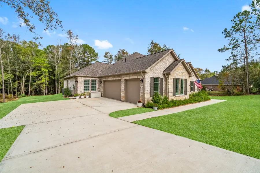 6802 W Bluff Drive, Magnolia, TX 77354 - Image #3