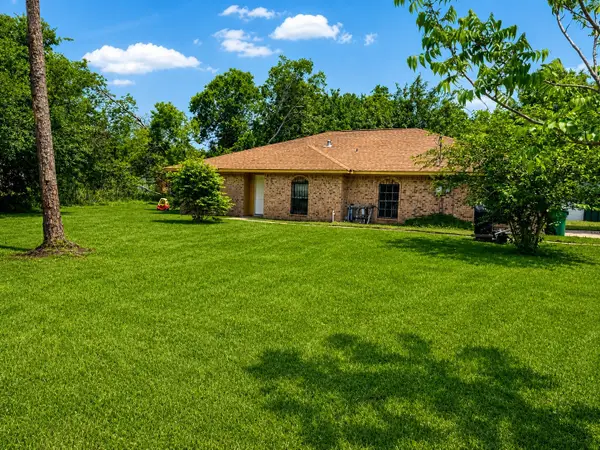 5164 County Road 181, Alvin, TX 77511
