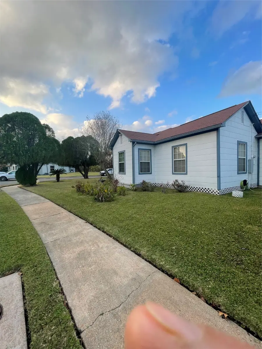 1212 Layton Drive, Baytown, TX 77520 - Image #3