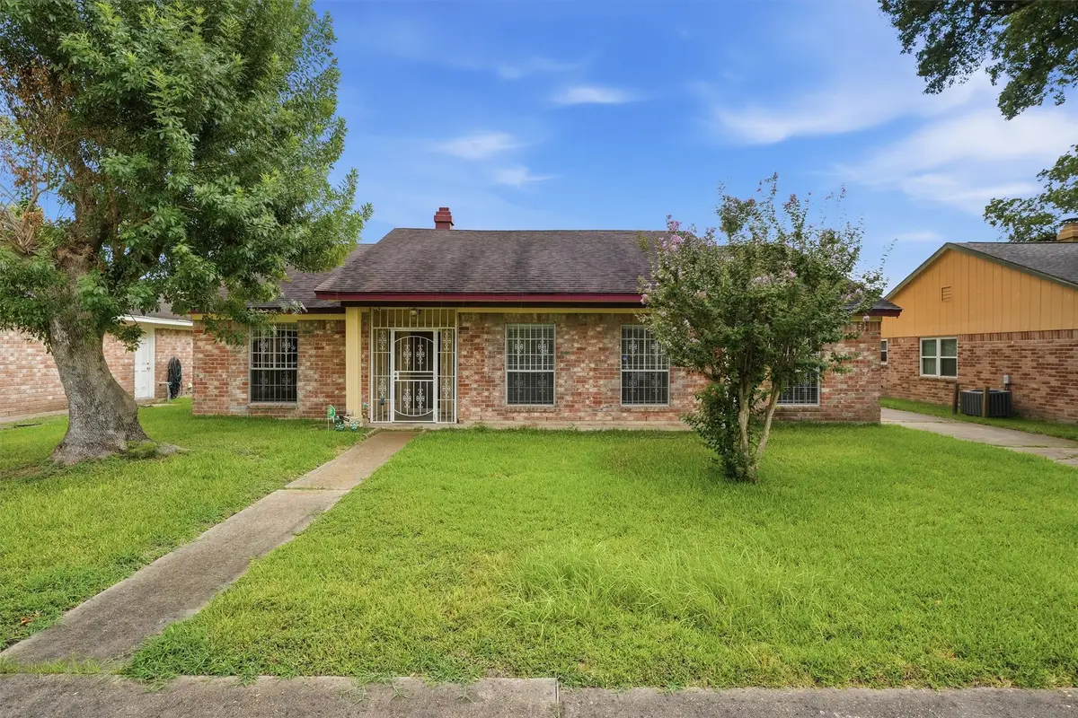 12126 Pine Knoll Dr Drive, Houston, TX 77099 - #1