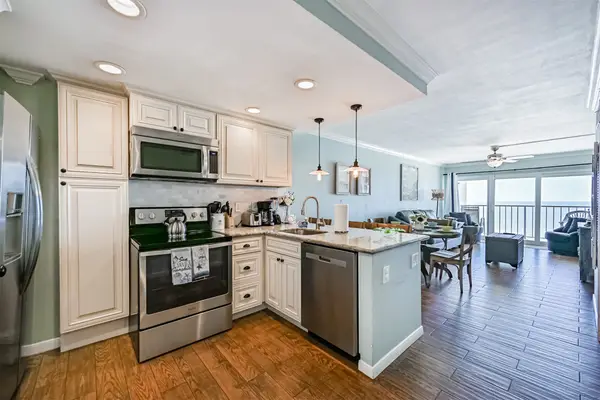 7310 Seawall Boulevard #1203, Galveston, TX 77551