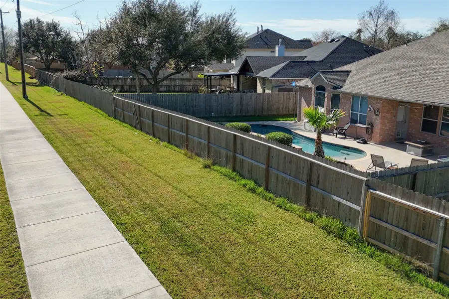 113 Raven Knoll Court, League City, TX 77573 - Image #2