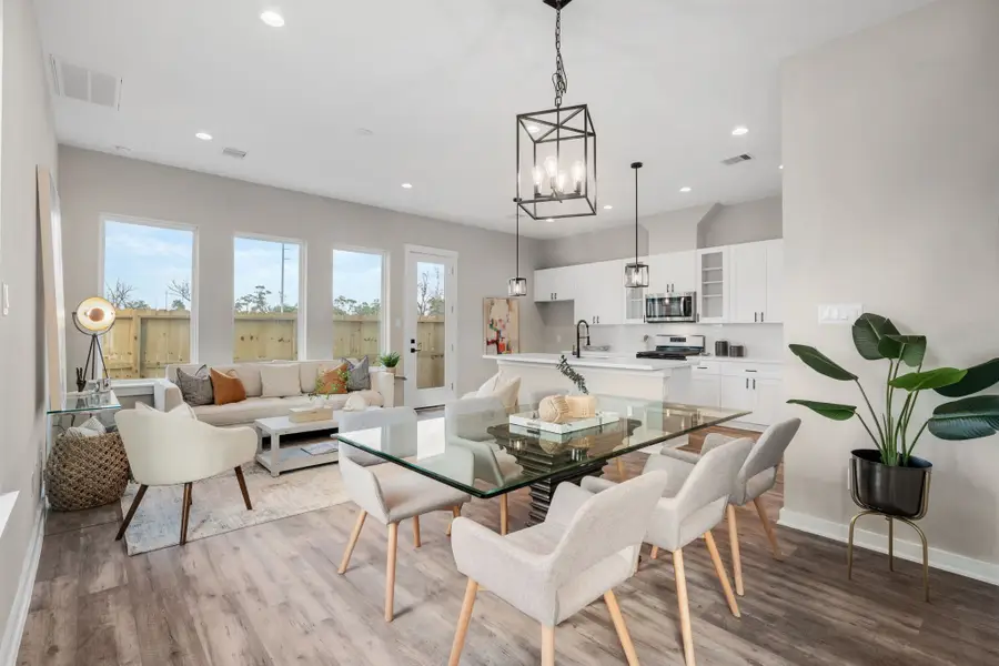 5915 Wheatley Hollow Lane, Houston, TX 77091 - Image #3