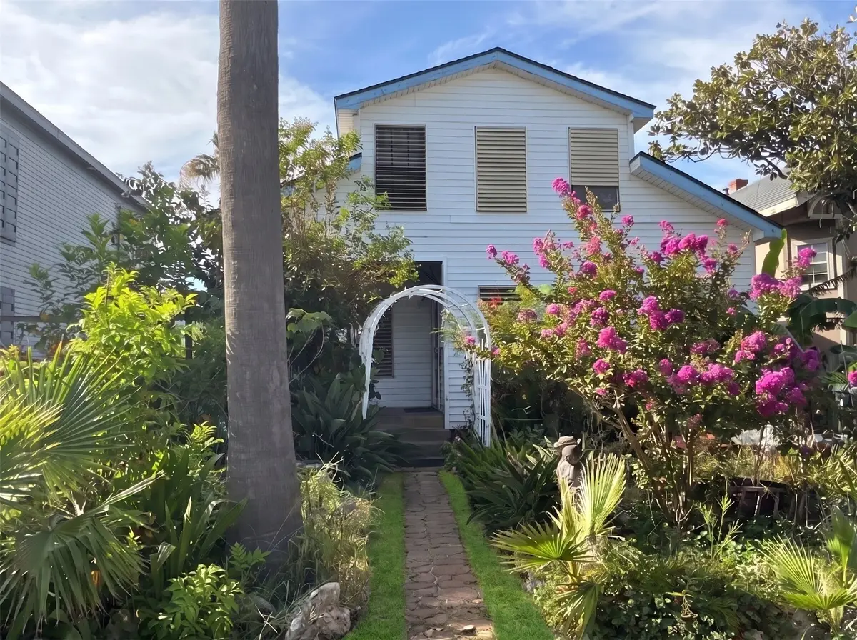 910 Avenue L, Galveston, TX 77550 - #1