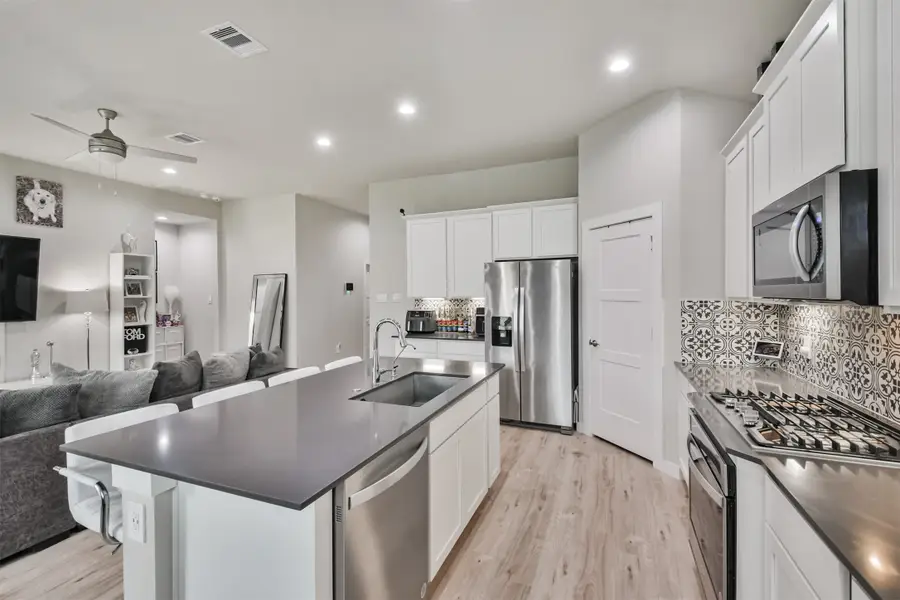 14226 Lake Lodge Drive, Conroe, TX 77384 - #2