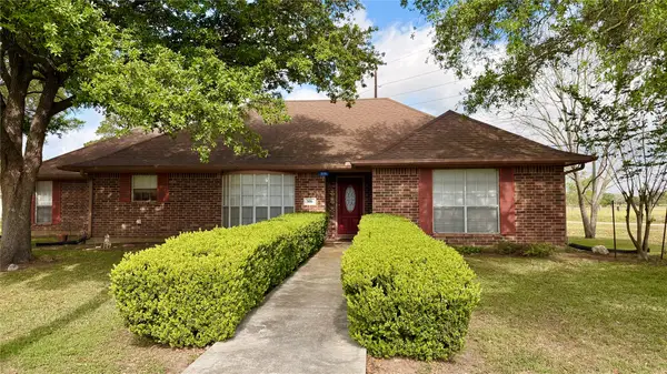 506 Houston Street, Wallis, TX 77485