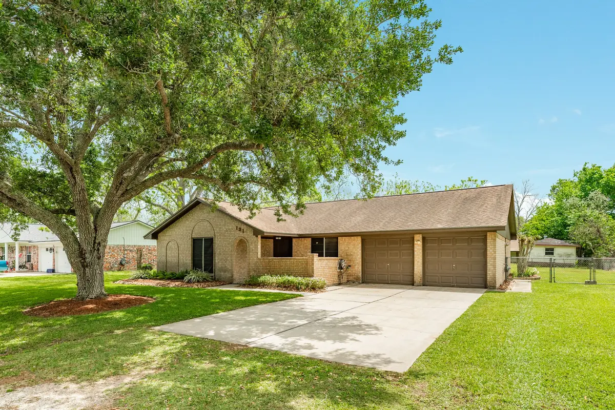 131 Singleton Street, Jones Creek, TX 77541 - #1