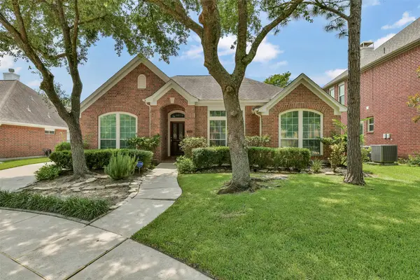 3006 Autumn Hills Court, Friendswood, TX 77546
