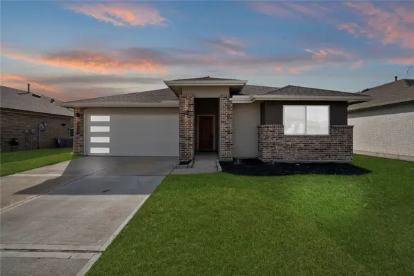 7726 Golden Rubia Lane, Rosharon, TX 77583