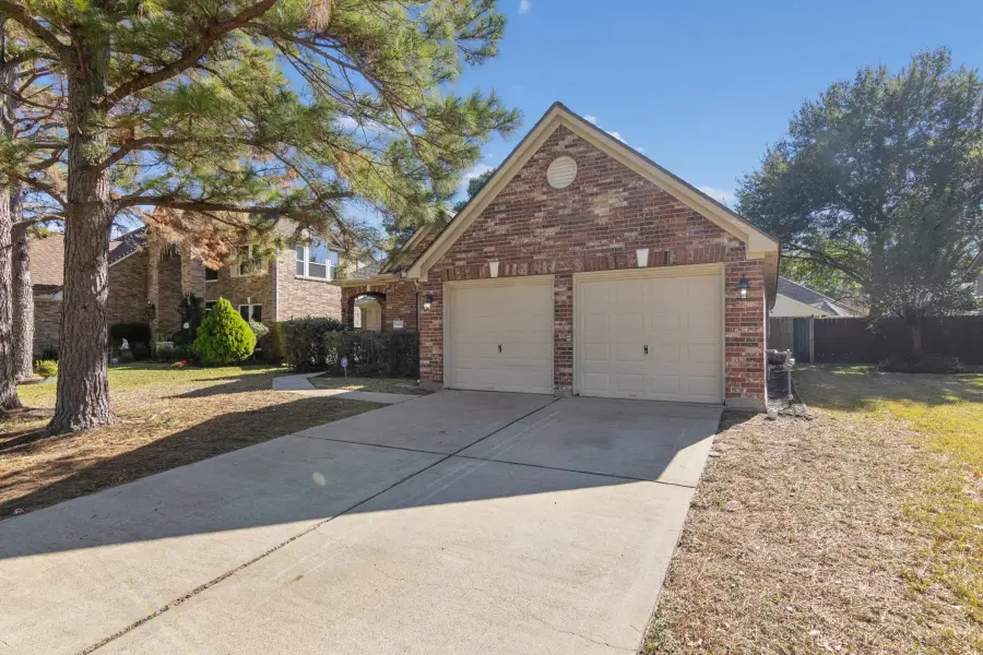 10323 Erskine Court, Houston, TX 77070 - Image #2