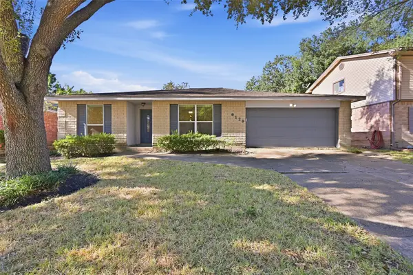 6129 Creekside Lane, League City, TX 77573