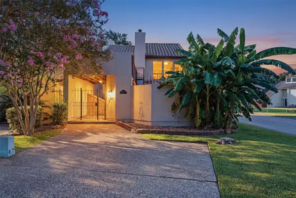 3822 Lakewood Drive, Montgomery, TX 77356