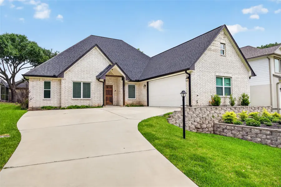 229 Blue Hill Drive, Montgomery, TX 77356 - #2