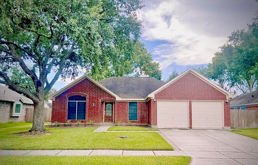 1806 Oak Wood Drive E, Pearland, TX 77581 - #3