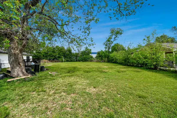 6711 Crestmont Street, Houston, TX 77033