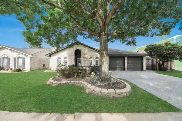 4611 Northrup Drive, Houston, TX 77092
