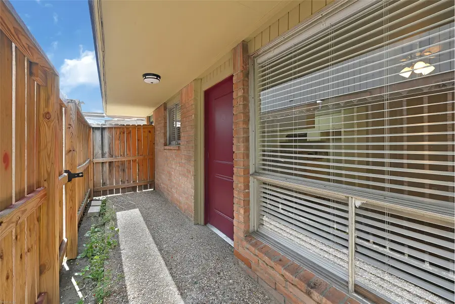 1529 Wirt Road #19, Houston, TX 77055 - Image #2