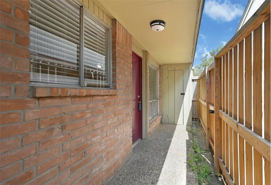 1529 Wirt Road #19, Houston, TX 77055 - Image #3