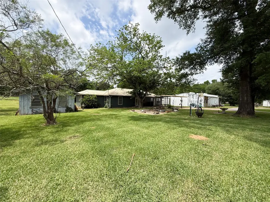 708 W Railroad, Buffalo, TX 75831 - #3
