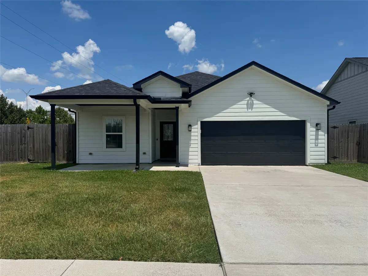 2114 W Humble Avenue, Baytown, TX 77520 - Image #1