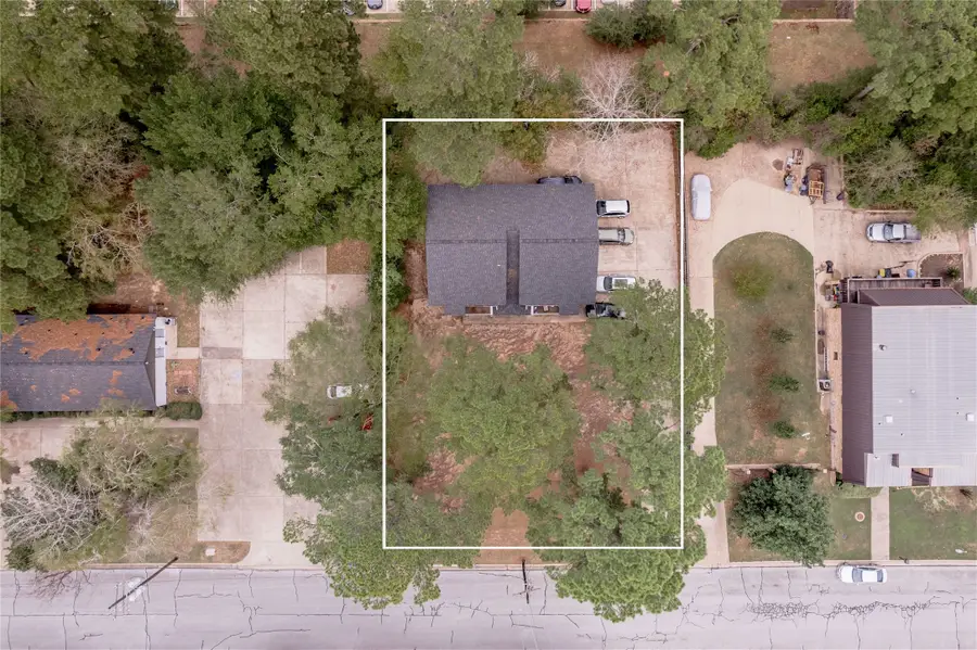 1329 Windsor Street, Huntsville, TX 77340 - Image #2