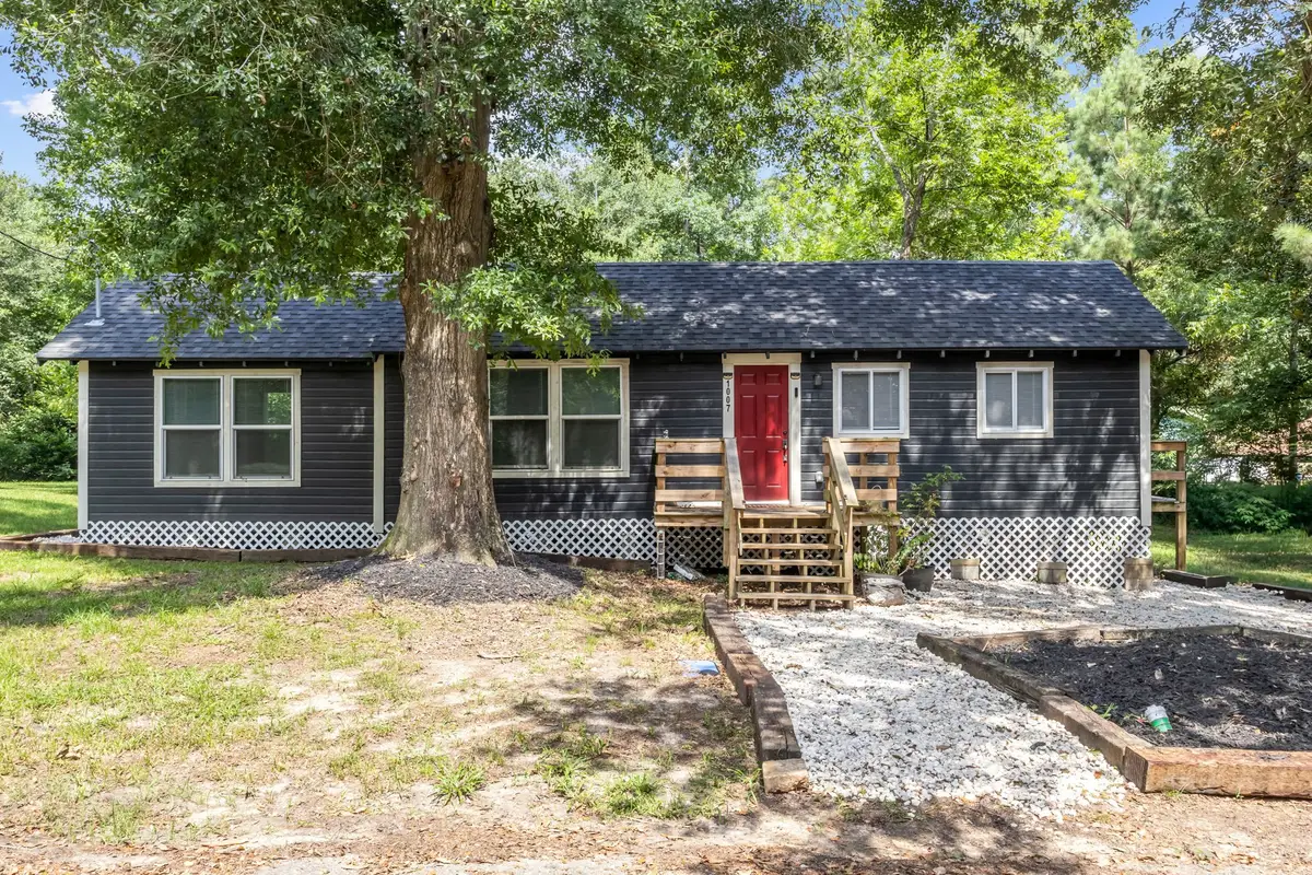 1007 S Pecan Street, Woodville, TX 75979 - #1