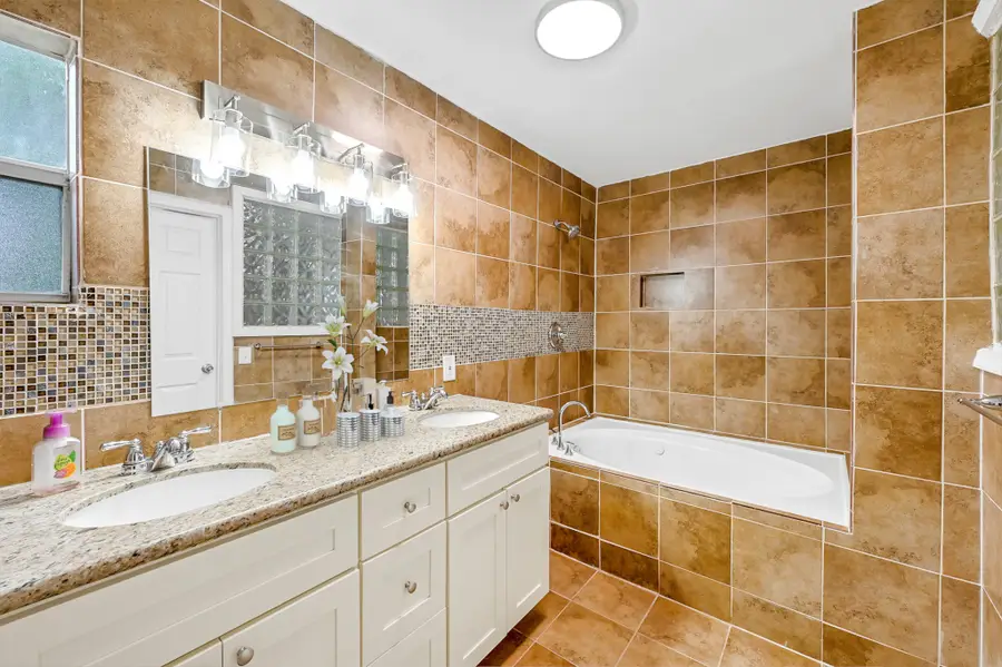 5310 Claremont Street, Houston, TX 77023 - #3