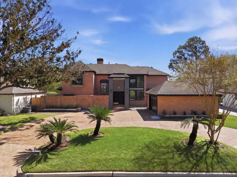 703 Montclair Boulevard, Sugar Land, TX 77478 - #2