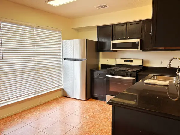 446 Capehill Drive, Houston, TX 77598