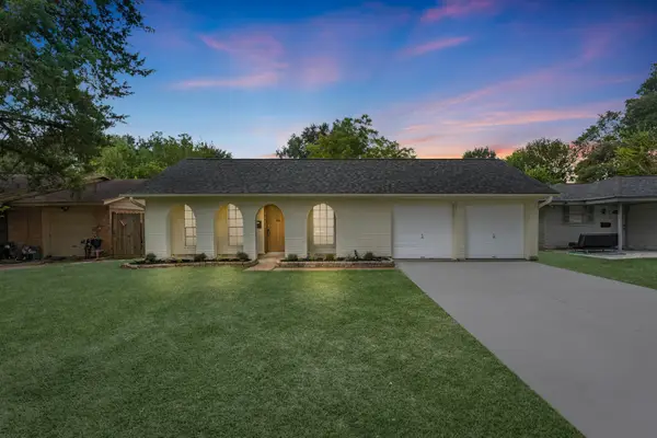 2012 Isla Drive, Pearland, TX 77581