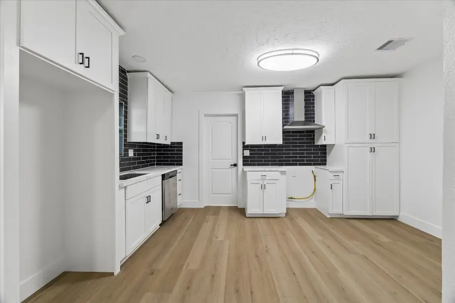 817 E 32nd Street, Houston, TX 77022 - #3