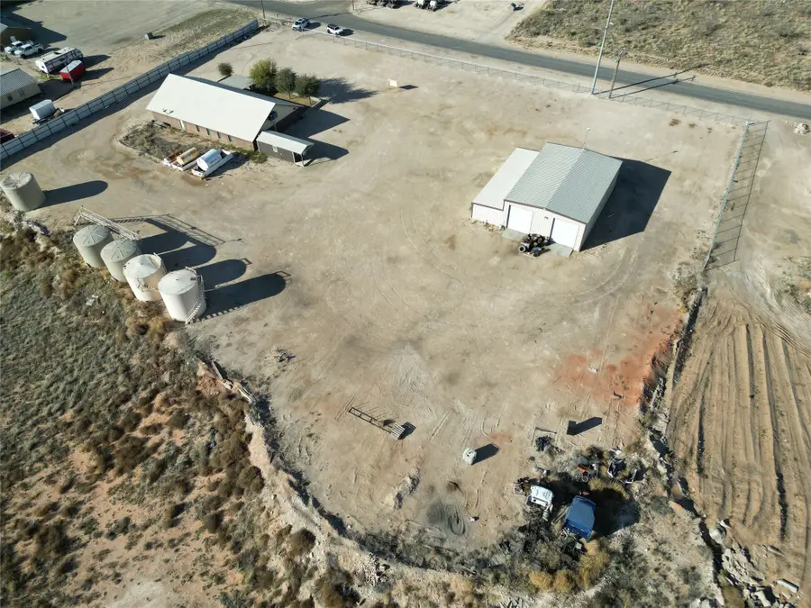 600 NE Avenue, Kermit, TX 79745 - #2