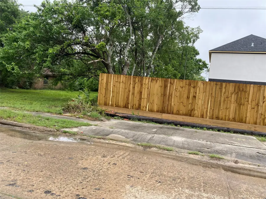 2310 Waco Street, Houston, TX 77020 - Image #2