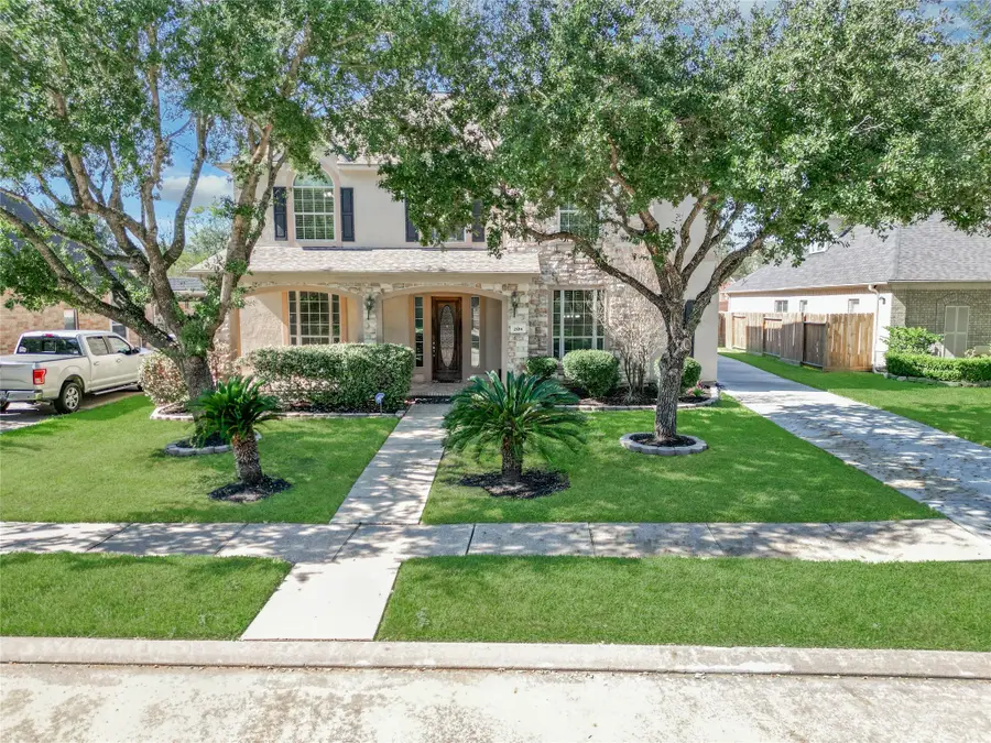 2104 Windy Shores Drive, Pearland, TX 77584 - Image #2