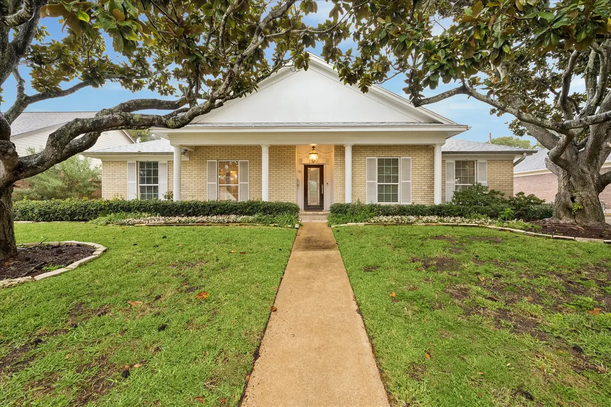 16 N Dansby Drive, Galveston, TX 77551 - Image #1