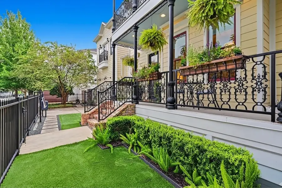 504 W 10th Street, Houston, TX 77008 - #2