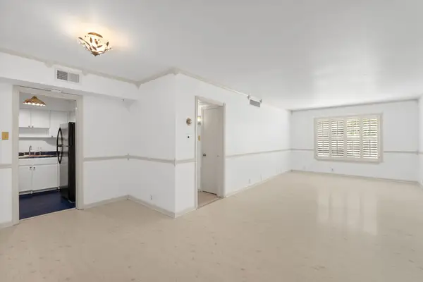 2601 Bellefontaine Street #B105, Houston, TX 77025