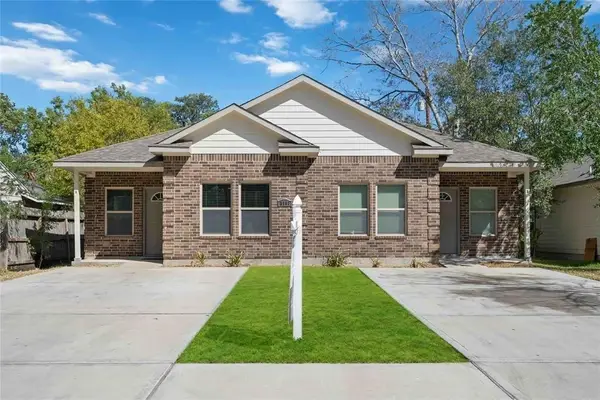5105 Southwind Street #A & B, Houston, TX 77033