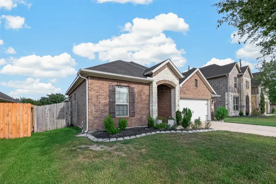 2115 Rolling Hills Drive, Pearland, TX 77581 - #2