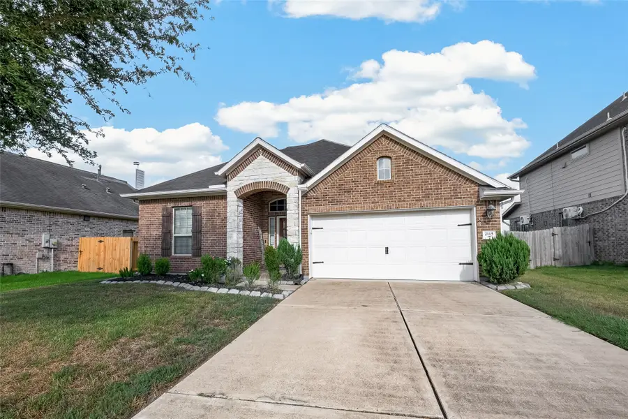 2115 Rolling Hills Drive, Pearland, TX 77581 - #3