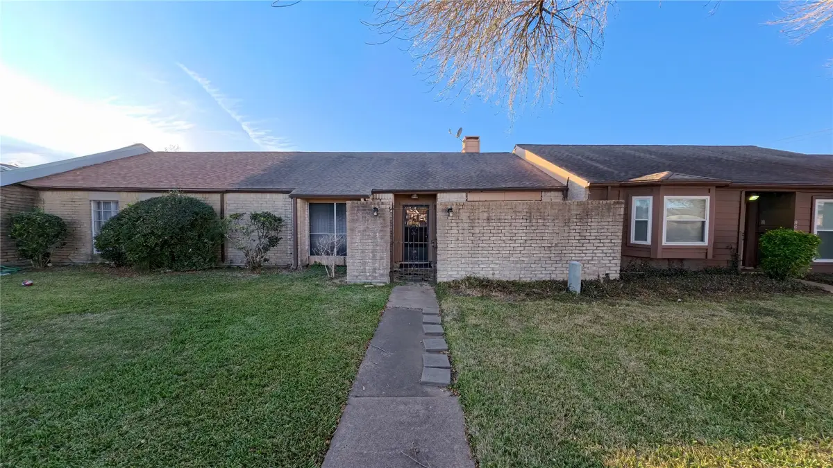 8650 Maplecrest Drive, Houston, TX 77099 - Image #1