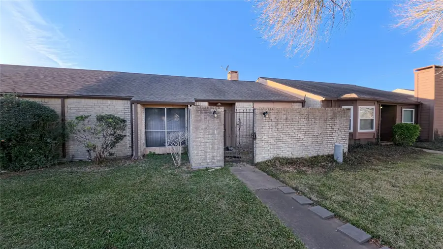 8650 Maplecrest Drive, Houston, TX 77099 - Image #2