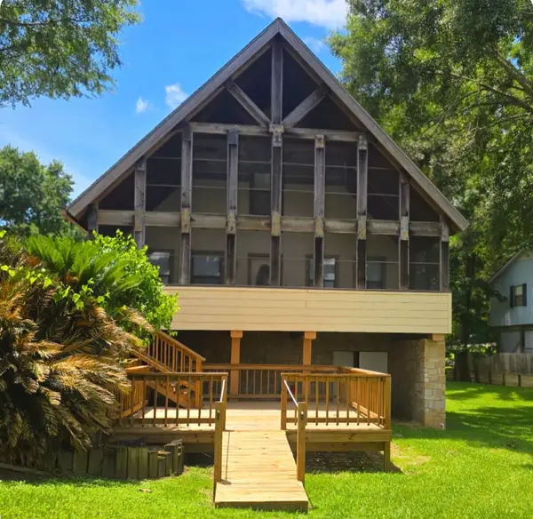 199 Lake Drive, Onalaska, TX 77360