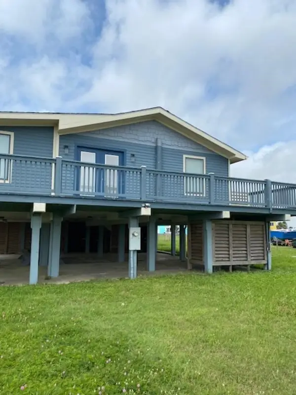 989 Alberdie Drive, Crystal Beach, TX 77650