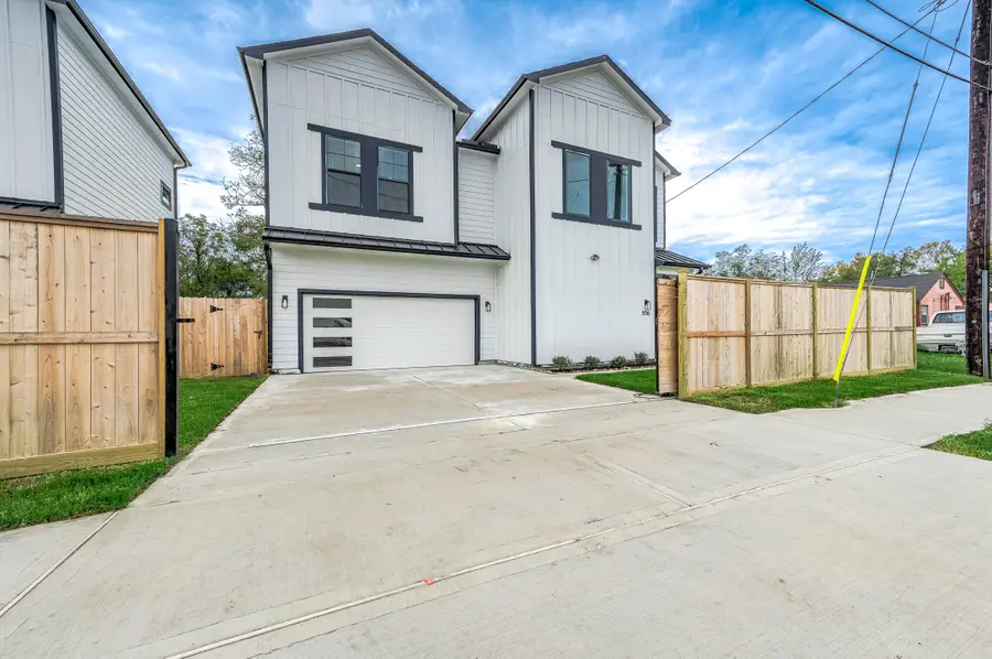 2720 Spence Rd, Houston, TX 77093 - Image #2