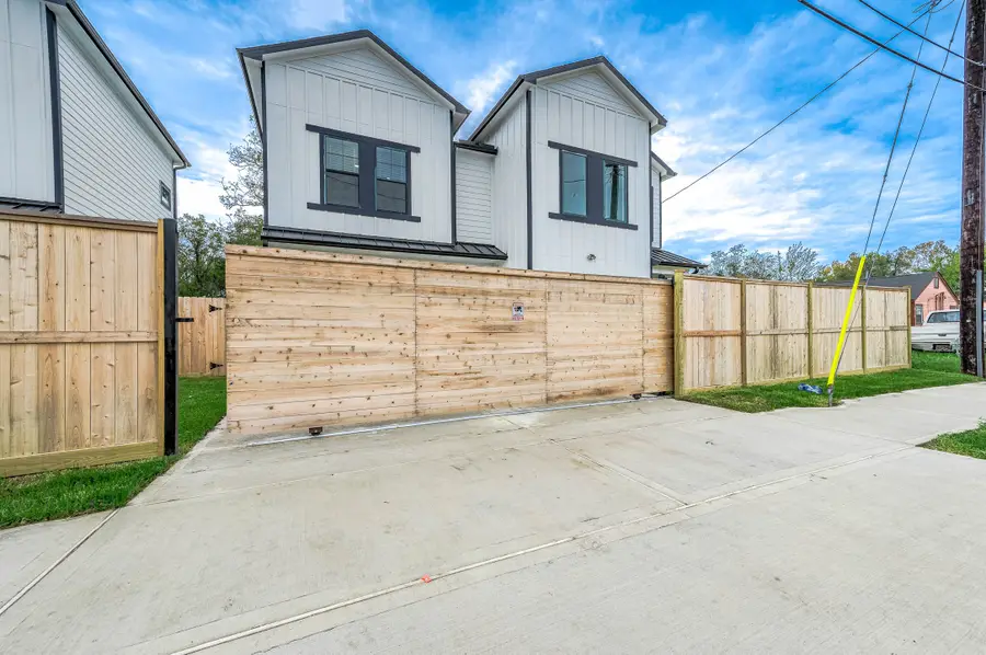 2720 Spence Rd, Houston, TX 77093 - Image #3