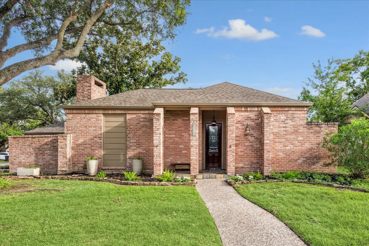 11803 Warwickshire Court, Houston, TX 77077 - Image #1